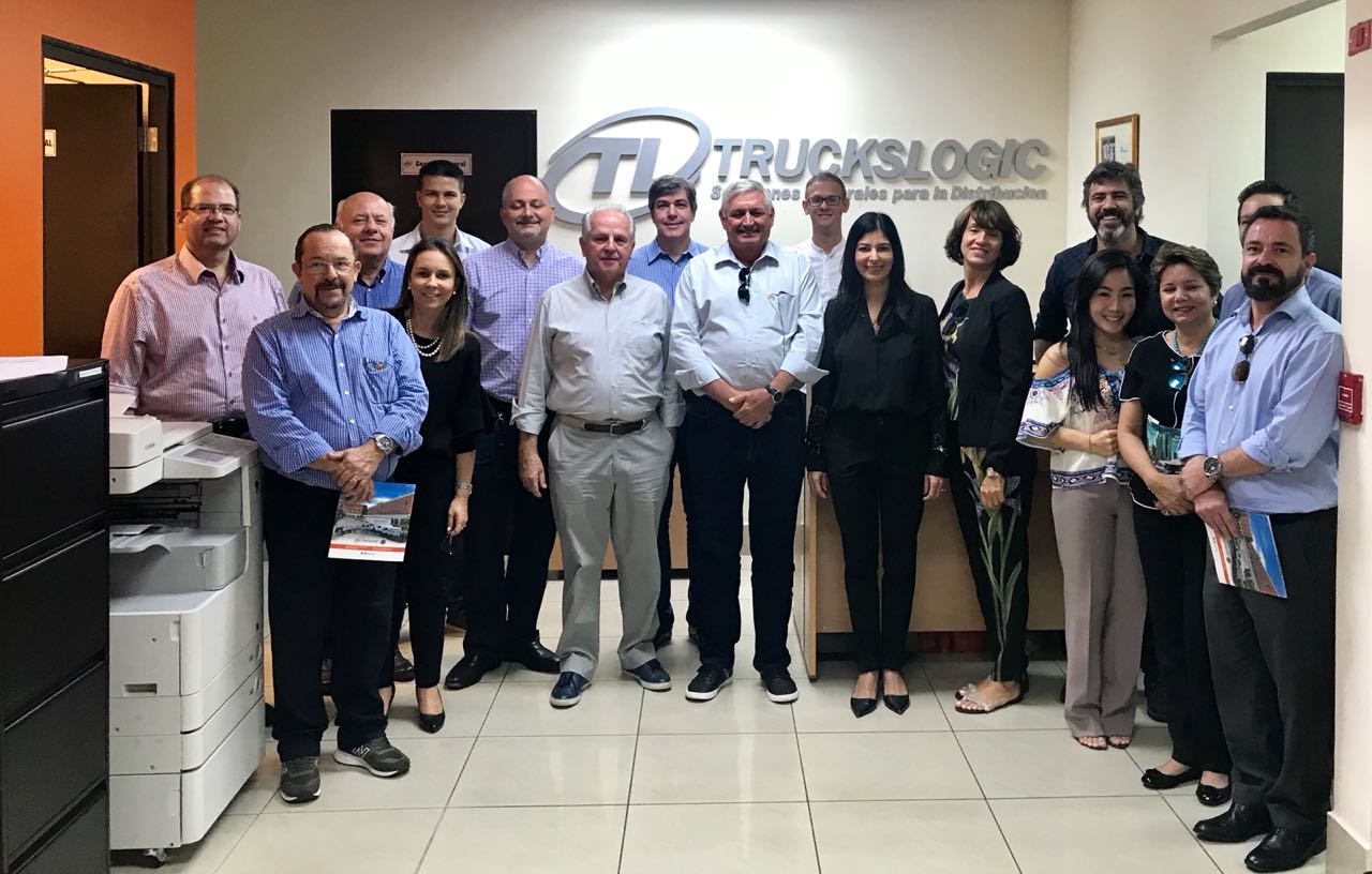 Visita à empresa de logística Truckslogic