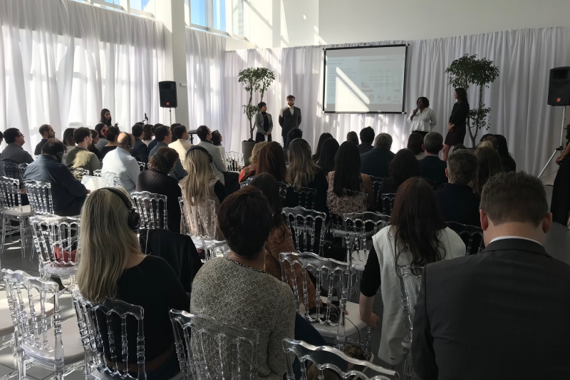 Equipe de consultores da IBM apresenta trabalho desenvolvido em conjunto com o SESI. (Foto: Miriane Campos)