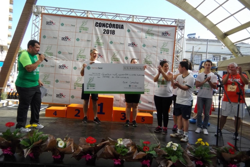 Parte do valor arrecadado foi doado a APAE do município. Foto: PG Comunicação