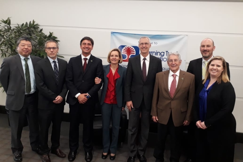 Presidente da FIESC, Glauco José Côrte, e diretor do SENAI/SC, Jefferson de Oliveira Gomes, em reunião na Learning Tree, em Washington, durante missão institucional à América do Norte. Foto: Karina Takemura