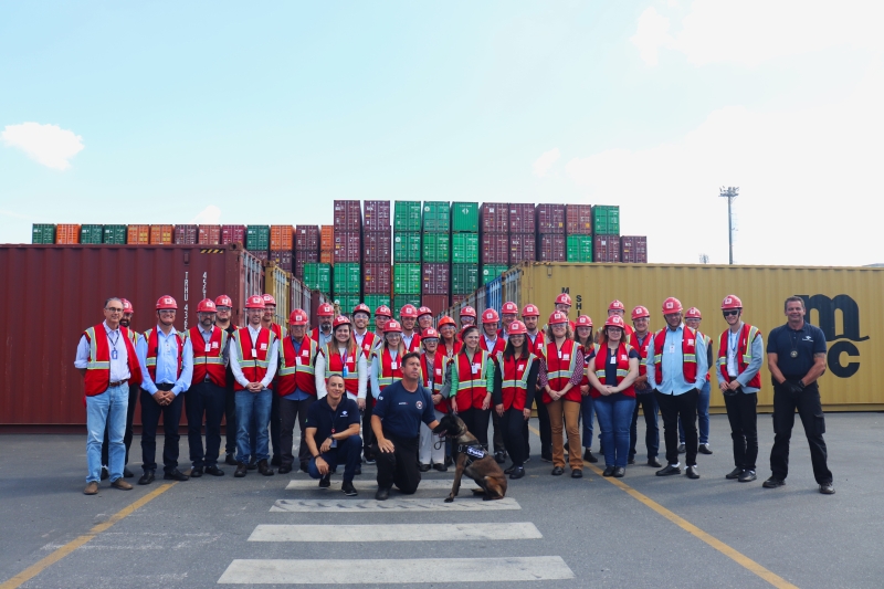 Visitação ao porto mostrou fiscalização e inspeção na prática. (Foto: Divulgação)