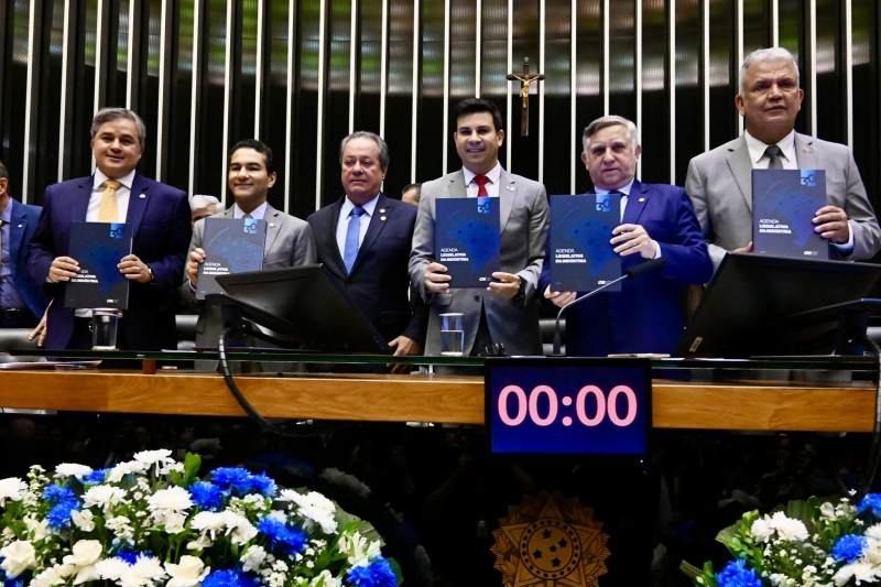 CNI entrega Agenda Legislativa ao Congresso