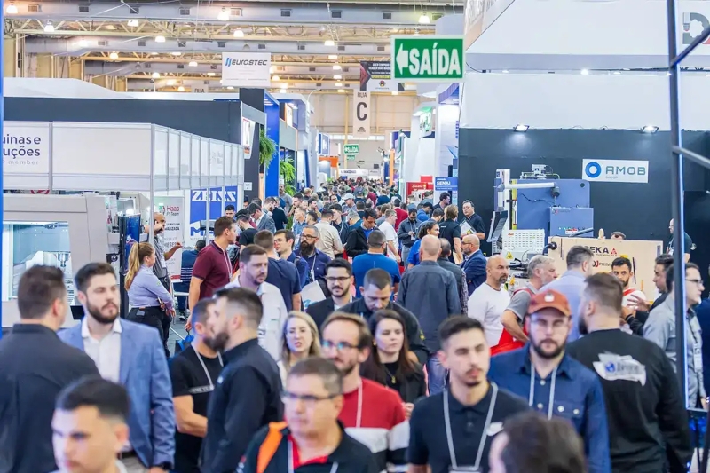 Congresso promovido pelo SENAI aborda mecânica e automação em Joinville