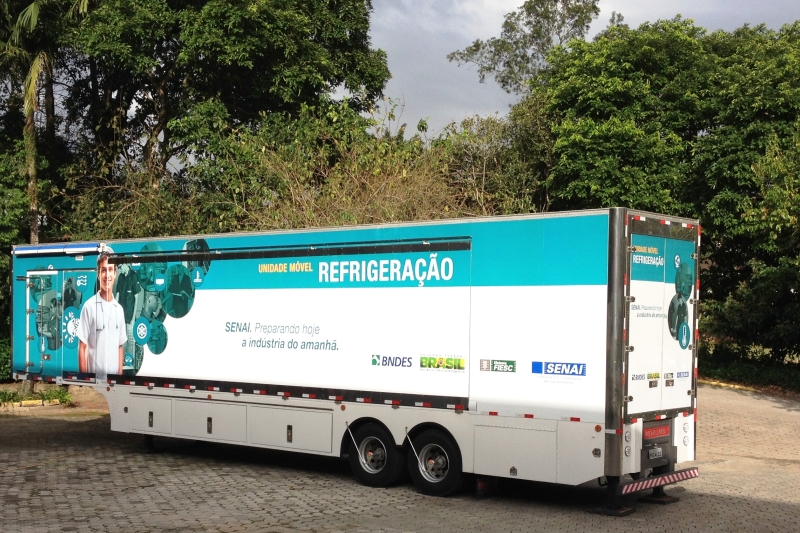 Exterior da unidade móvel utilizada nos cursos de refrigeração (Divulgação)